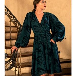 La Femme En Noir serpentine wrap dress NWT